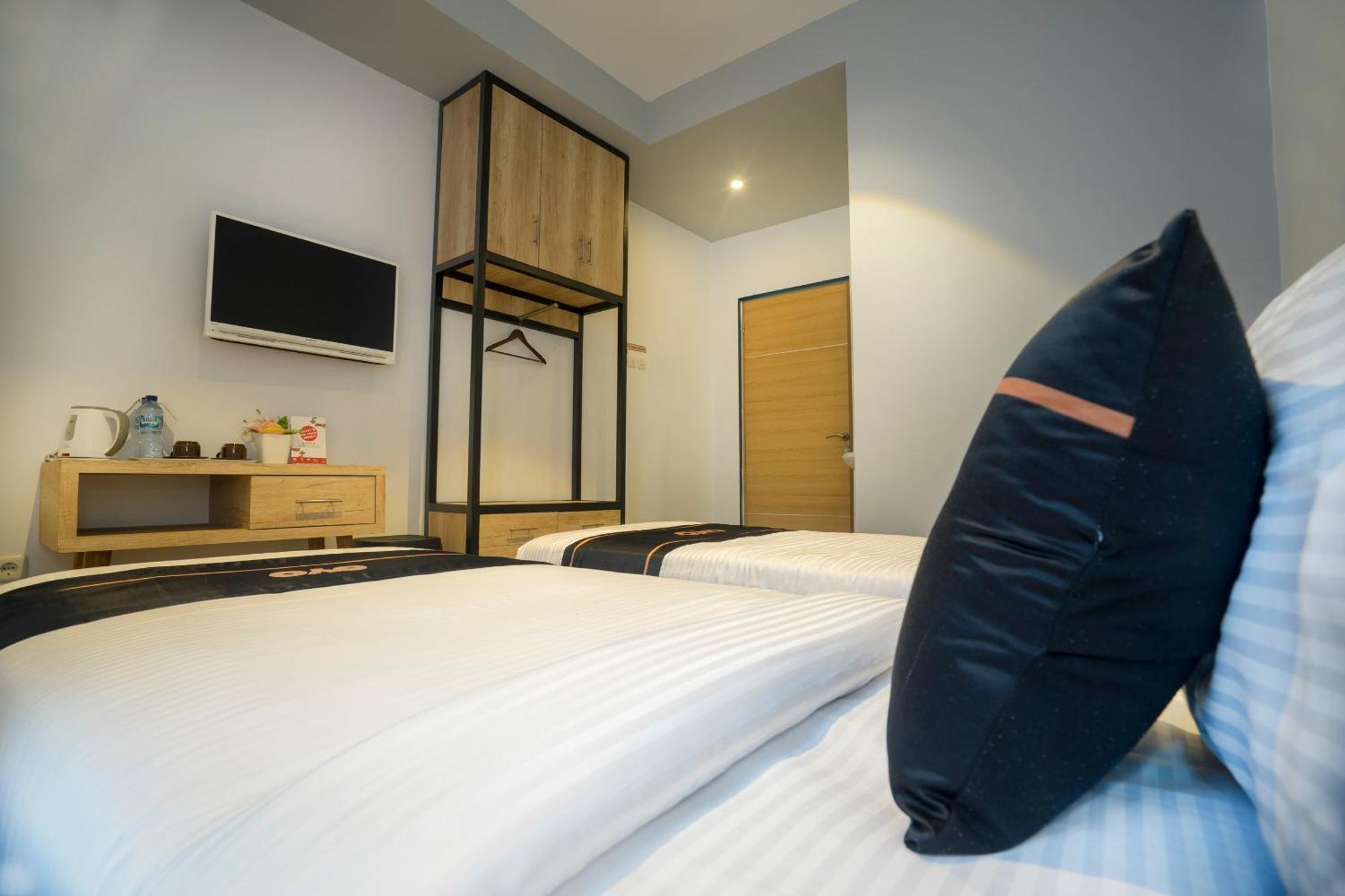 Отель Super Oyo Collection O 2627 Ratamya Co-Living Джокьякарта Экстерьер фото